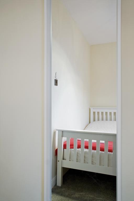 Oaklands Apartment Wolverhampton Exterior photo