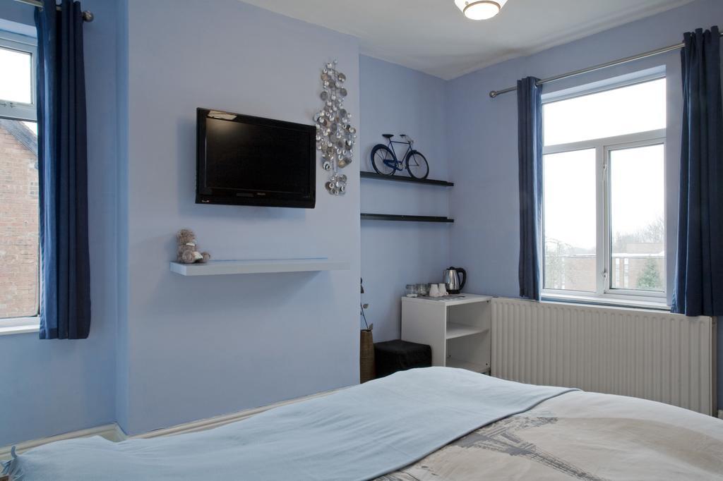 Oaklands Apartment Wolverhampton Exterior photo