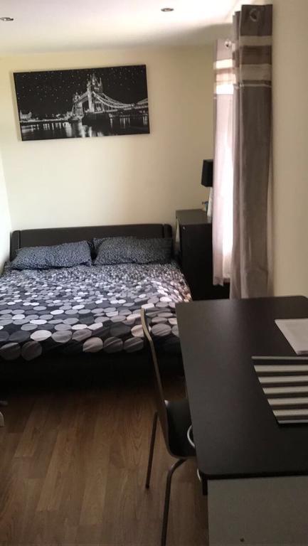 Oaklands Apartment Wolverhampton Exterior photo